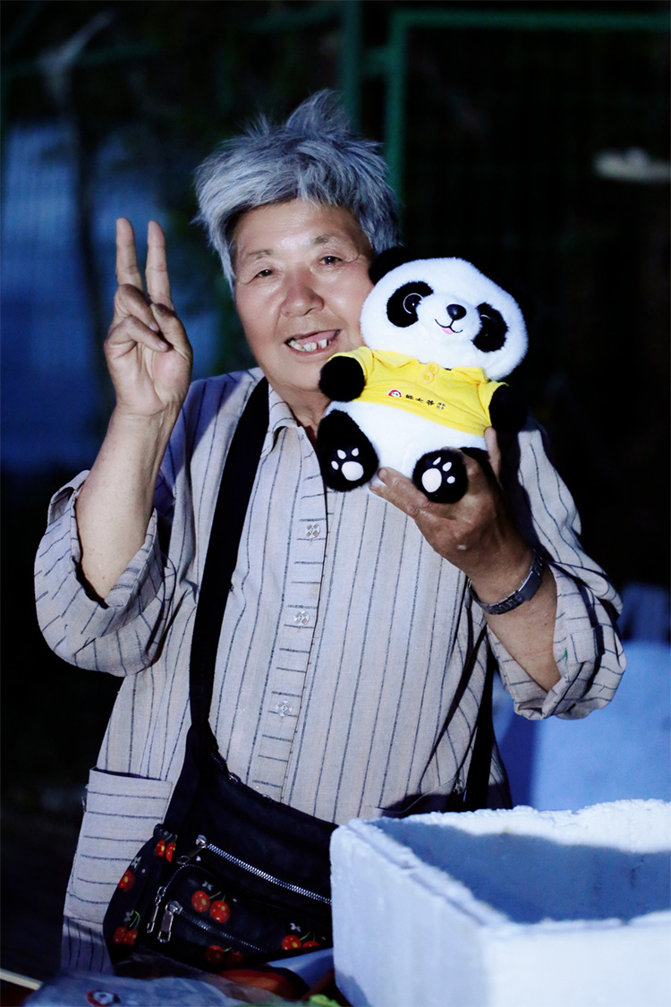 她们不过母亲节，但每天都在当妈妈